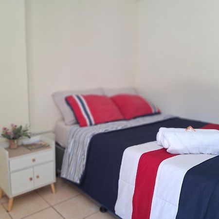 Blue Moon Hostel Antigua Exterior foto