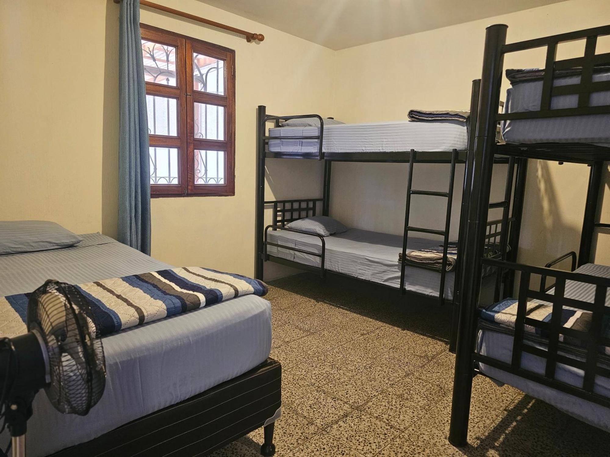 Blue Moon Hostel Antigua Habitación foto